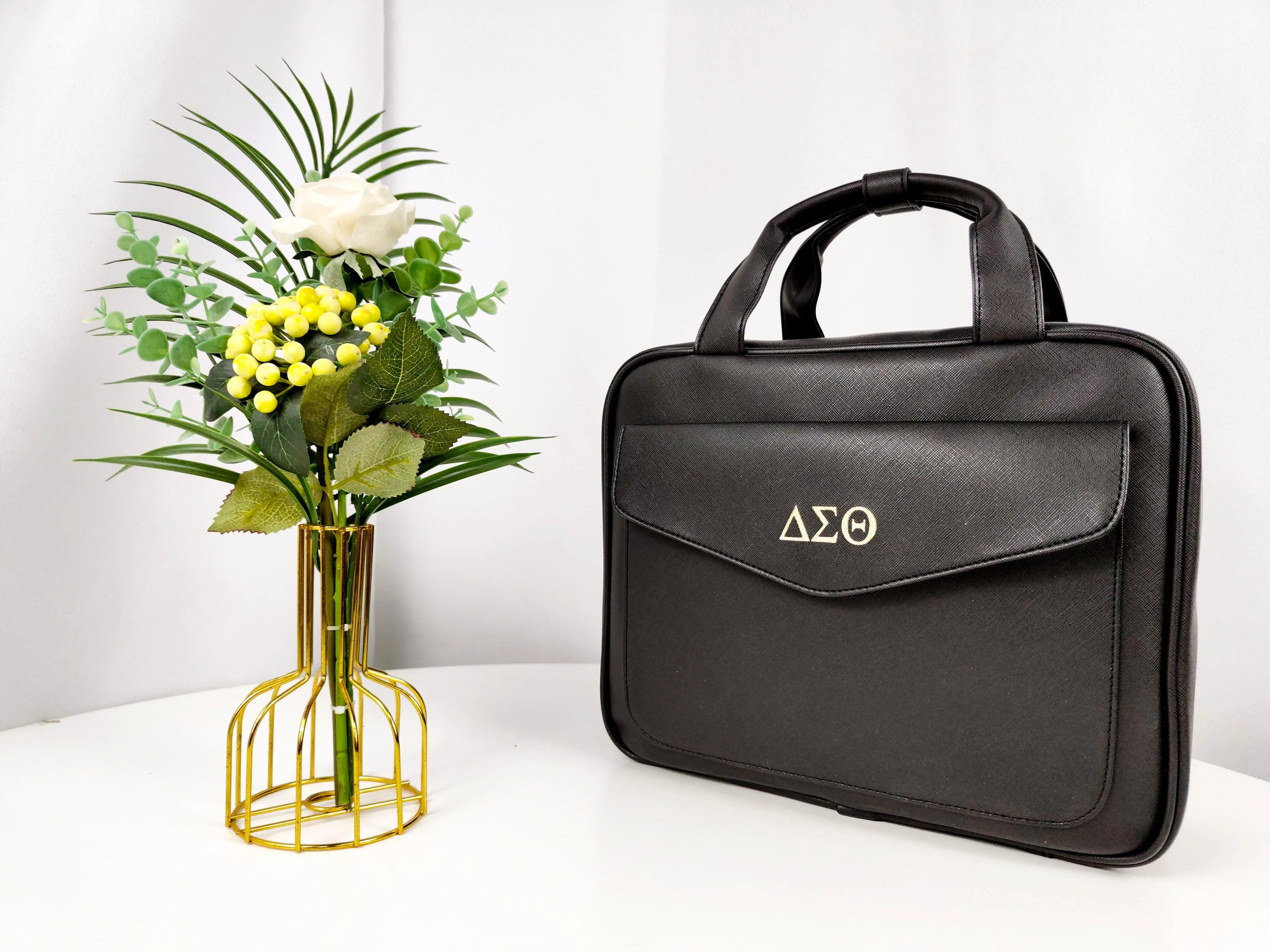 ΔΣΘ Oversized Hanging Toiletry Bag