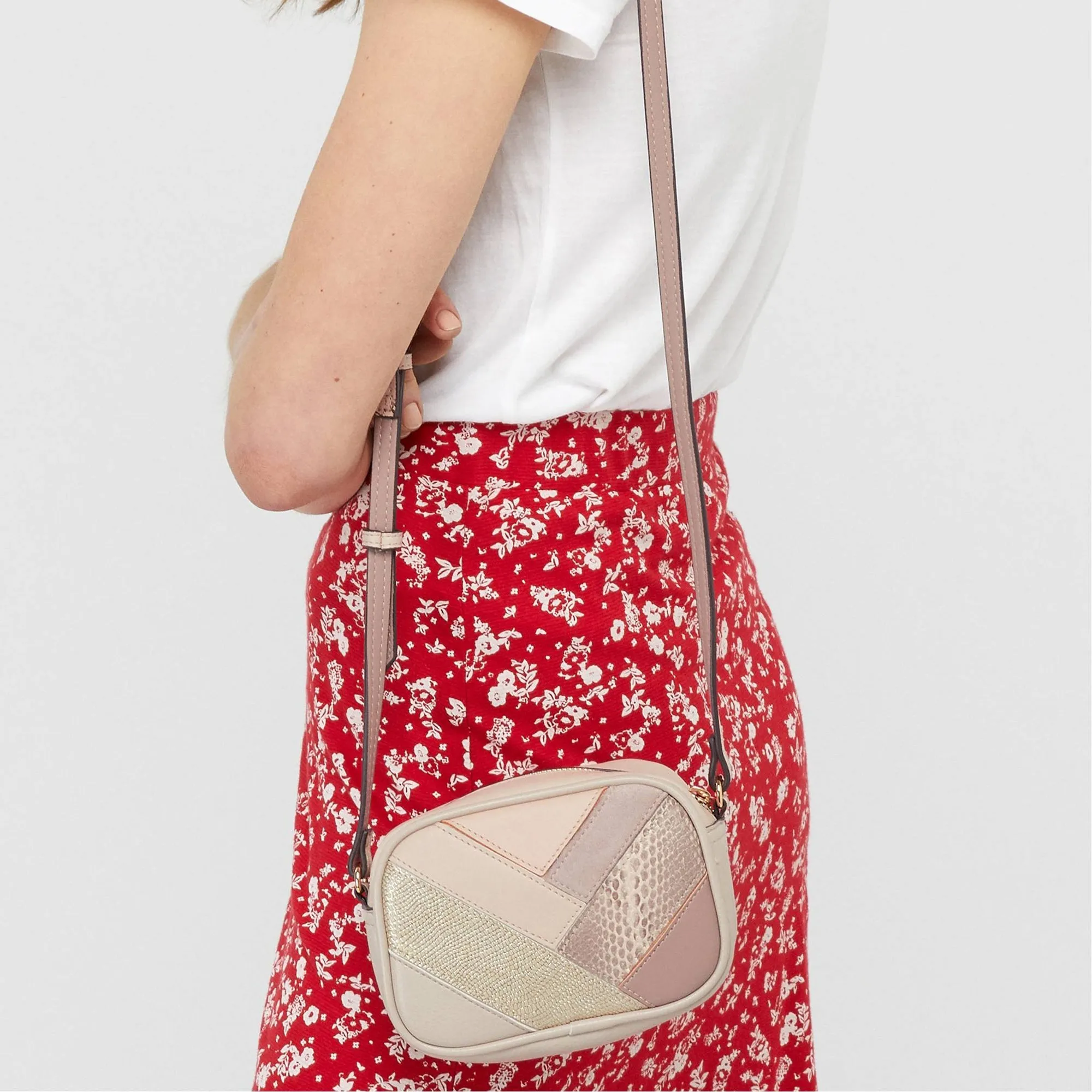 Accessorize London Women's R Patchwork Camera Nude