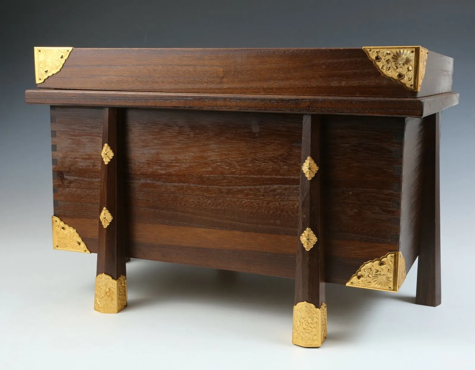 Beautiful Vintage Traditional Wooden Box