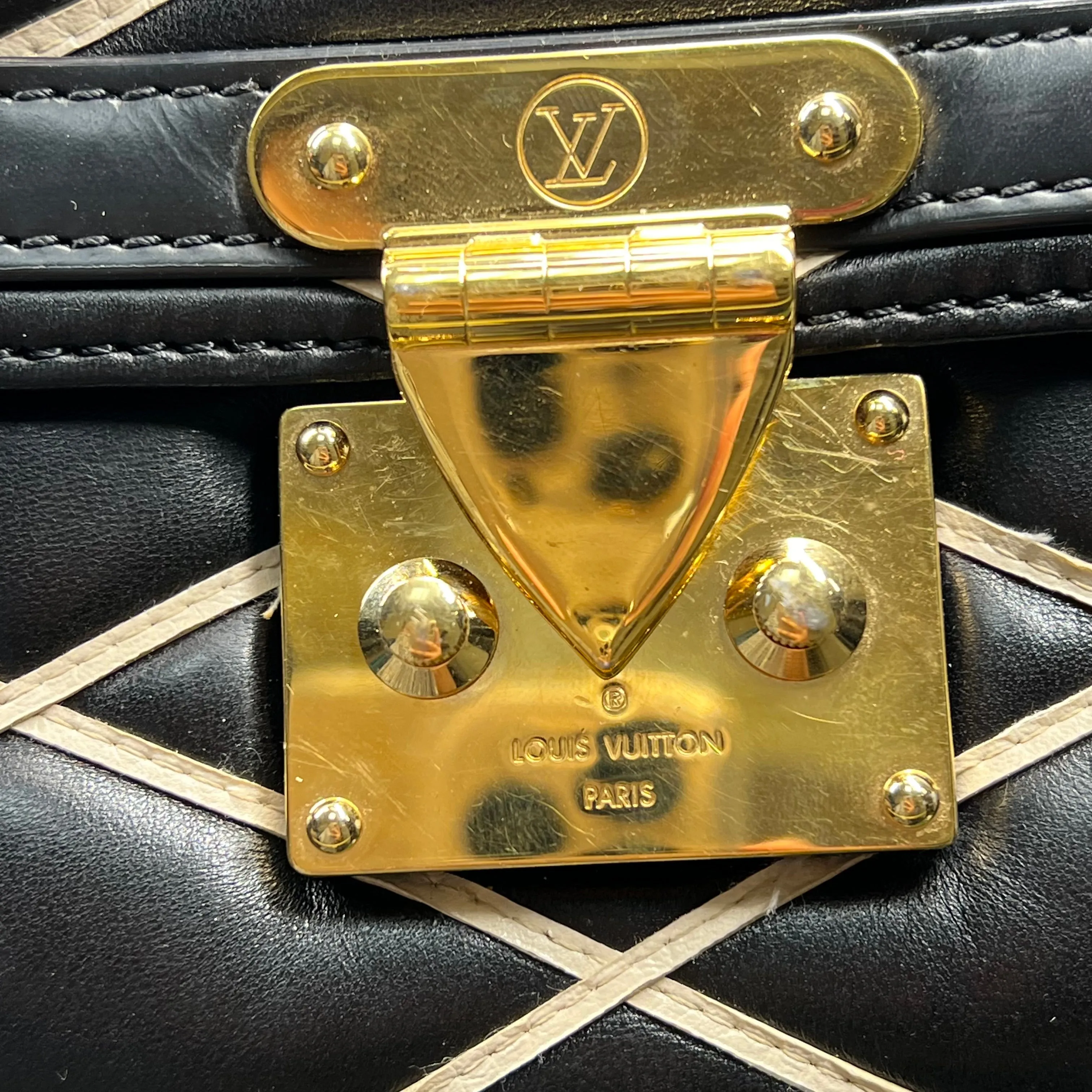 LOUIS VUITTON Malletage Pochette Black White Quilted Lambskin Shoulder Bag