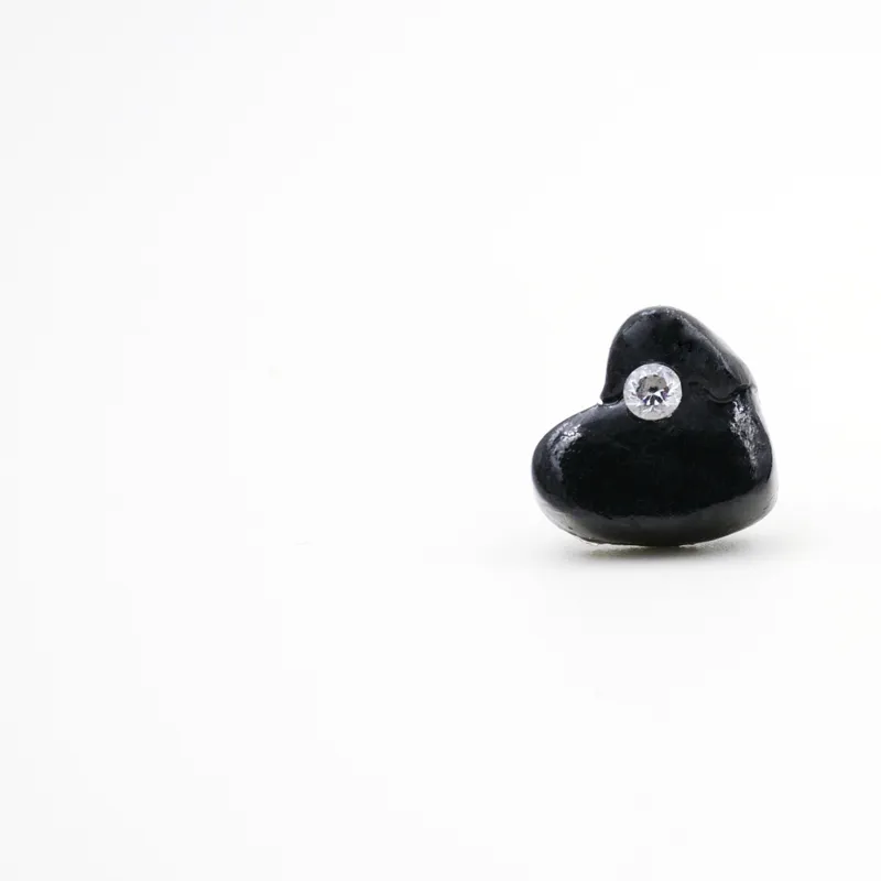 Love Aches Black