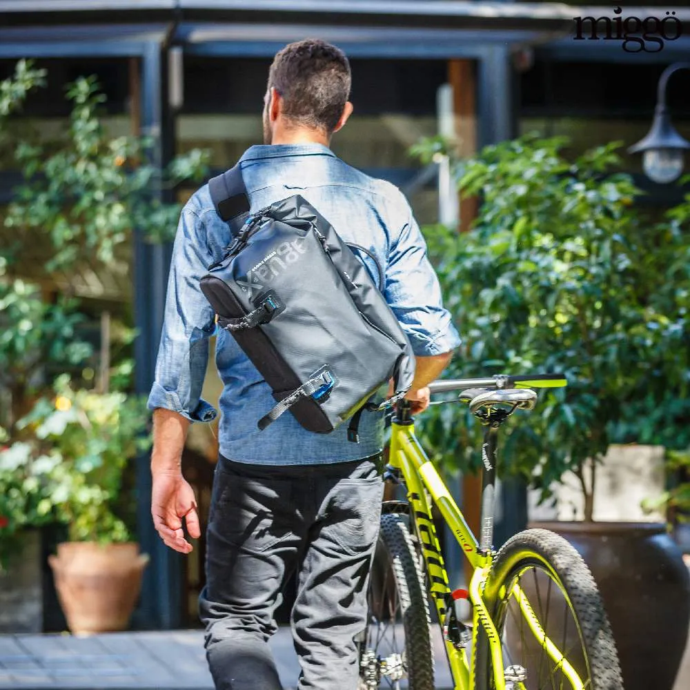 Miggo Agua Large Stormproof Messenger for large DSLR