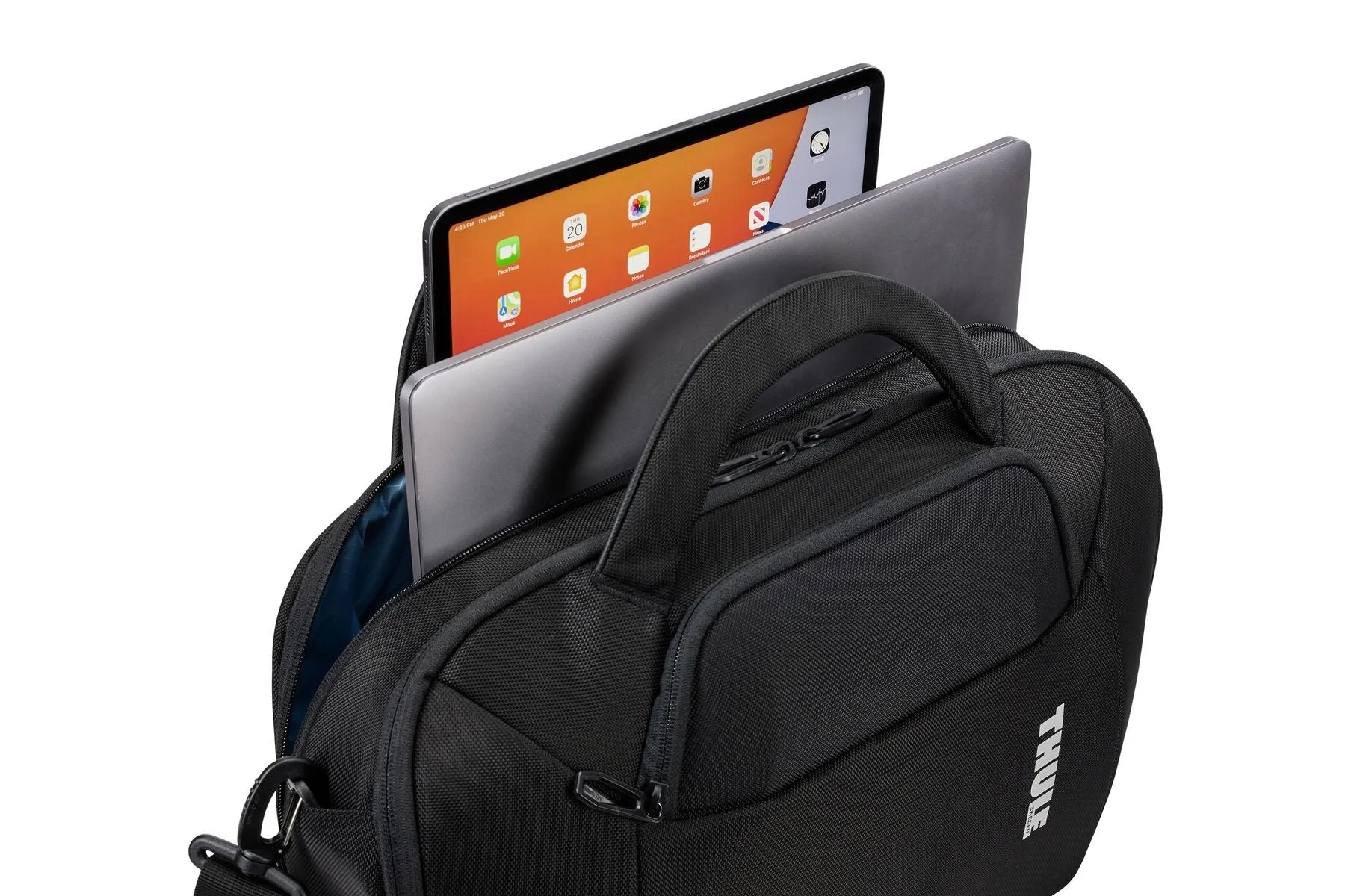Thule Accent 17L Laptop Bag | Black